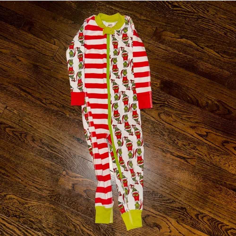 Hanna Andersson Red and White Striped Pajamas with Green Trim
